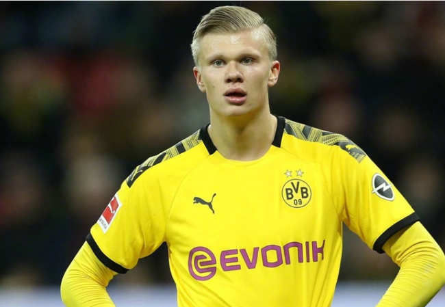 意甲半场：伊尔迪兹双响，埃斯波西托破门，尤文2-1卡利亚里（半场战报：伊尔迪兹梅开二度，埃斯波西托建功，尤文暂2-1领先卡利亚里）