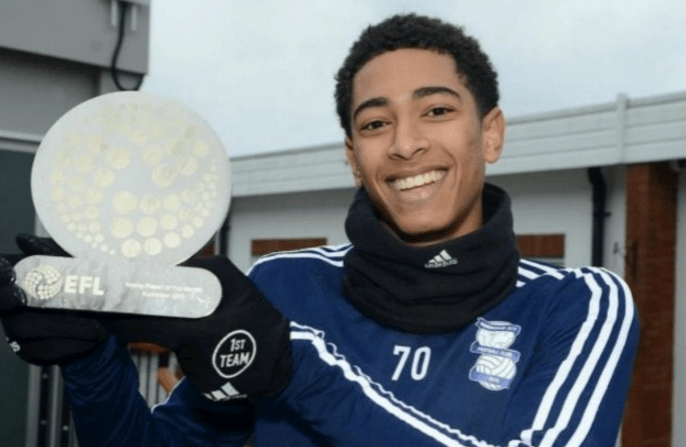 2025意大利足球盛典评最佳阵：劳塔罗领衔，国米5人入选（2025意甲年度最佳阵容揭晓：劳塔罗领军，国米五将上榜）