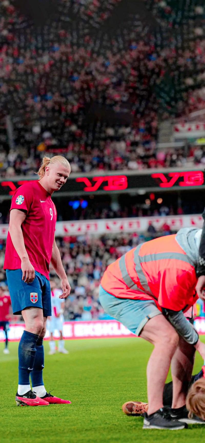 苏超奖杯由徐州企业使用3D打印打造，使用航天级钛合金（苏超冠军奖杯由徐州企业3D打印完成，采用航天级钛合金材质）