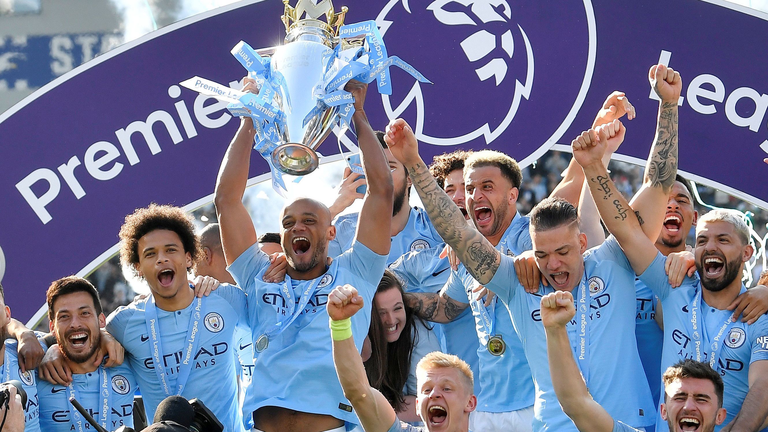 伊尔迪兹：我踢伪9号？大家可以拭目以待；斯帅没给我额外压力（伊尔迪兹谈伪9号：拭目以待，斯帅未给我额外压力）