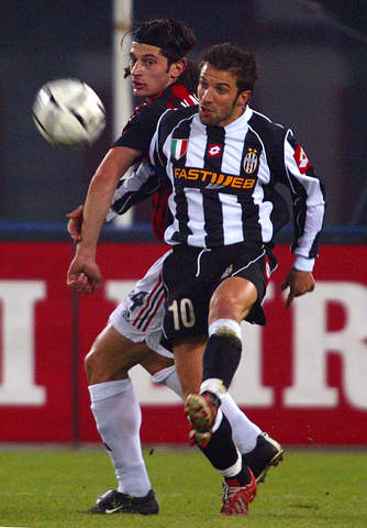 CBA：上海男篮主场大胜同曦（CBA联赛：上海男篮主场轻取同曦）