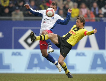 这球可惜了！杨瀚森跟进篮下未获队友传球打破得分荒（错失良机！杨瀚森篮下跟进未获传球，未能终结得分荒）