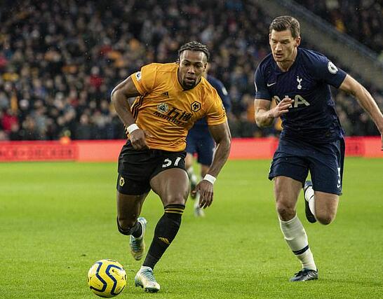 足球报：上海嘉定汇龙将迁至宁波，新赛季目标仍是中甲保级（足球报：上海嘉定汇龙将落户宁波，来季目标依旧是中甲保级）