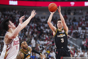 前球员点评尤里奇与卢克曼冲突：教练不该上手，错在尤里奇（前球员谈尤里奇与卢克曼冲突：主帅不该动手，责任在尤里奇）