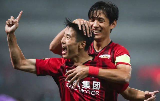 澳超半场：古德温贴地斩+失点，珀斯光荣暂0-1阿德莱德联（澳超半场：古德温低射破门又失点，珀斯光荣0-1落后阿德莱德联）