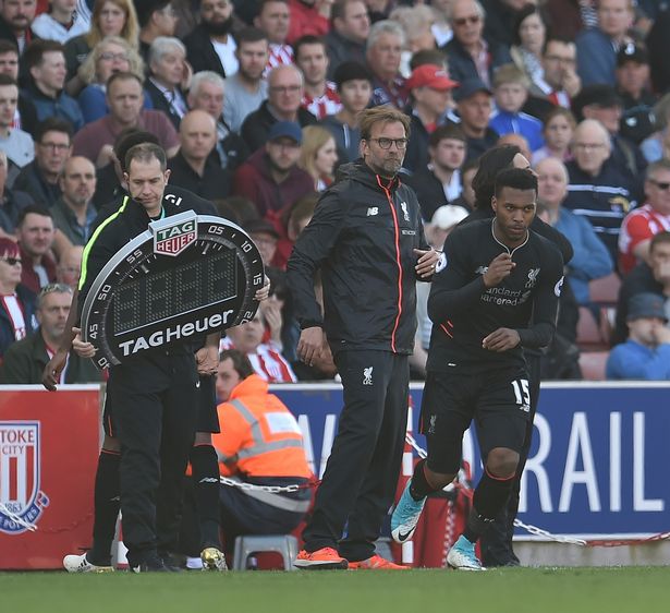 巴莱巴在非洲杯首战受伤，半场结束后就被换下（巴莱巴非洲杯首秀受伤，中场休息时被换下）