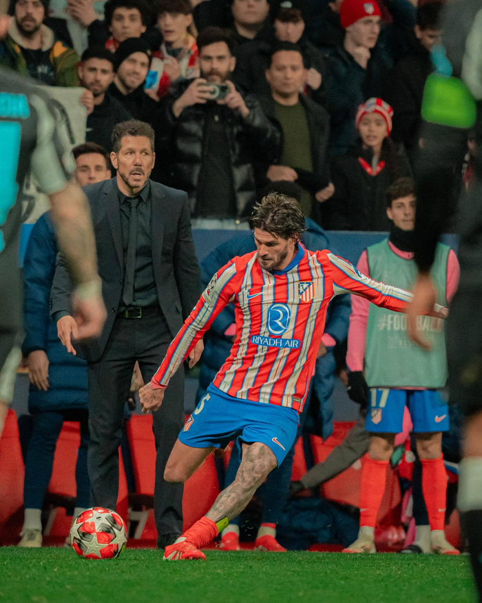 中超历年亚军：申花第五次屈居亚军，超越国安、泰山排名第一（中超历年亚军榜：申花第5次屈居亚军，次数超越国安泰山居首）